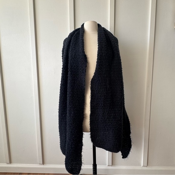 Accessories - Cozy Black Bouclé Shawl Wrap – One Size